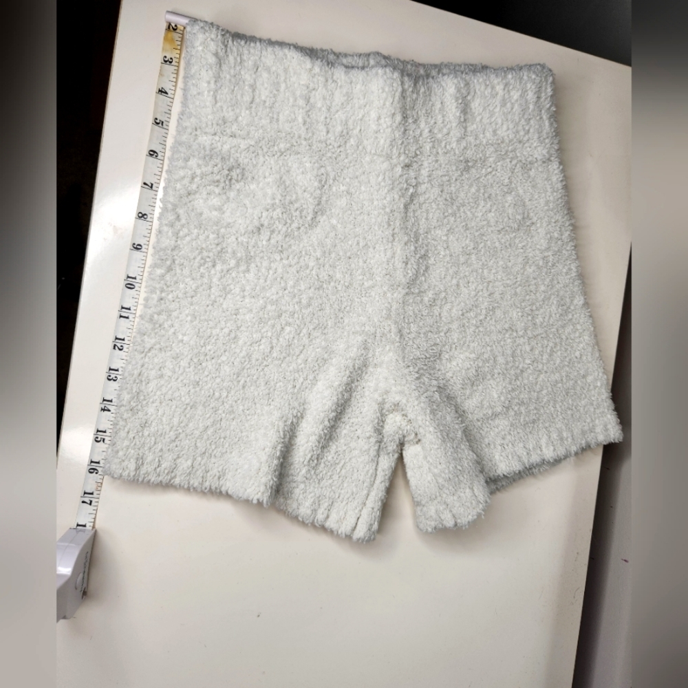 S/M SKIMS fuzzy lounge shorts